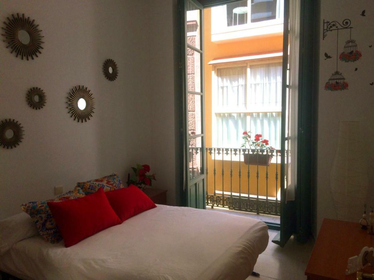 Apartamento Mon Cheri Málaga Exteriör bild